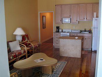 Inn Havana St. Pete Beach