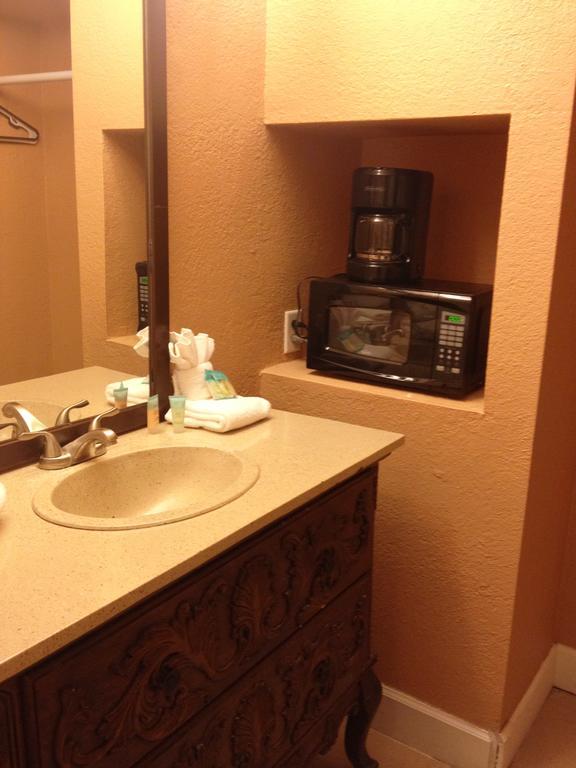 Hotel Monroe's On The & Banquet Hall