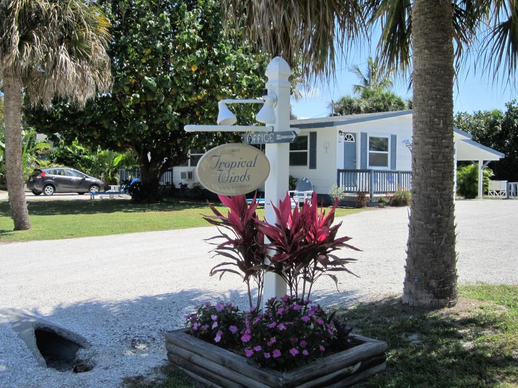 Motel Tropical Winds Beachfront And Sanibel