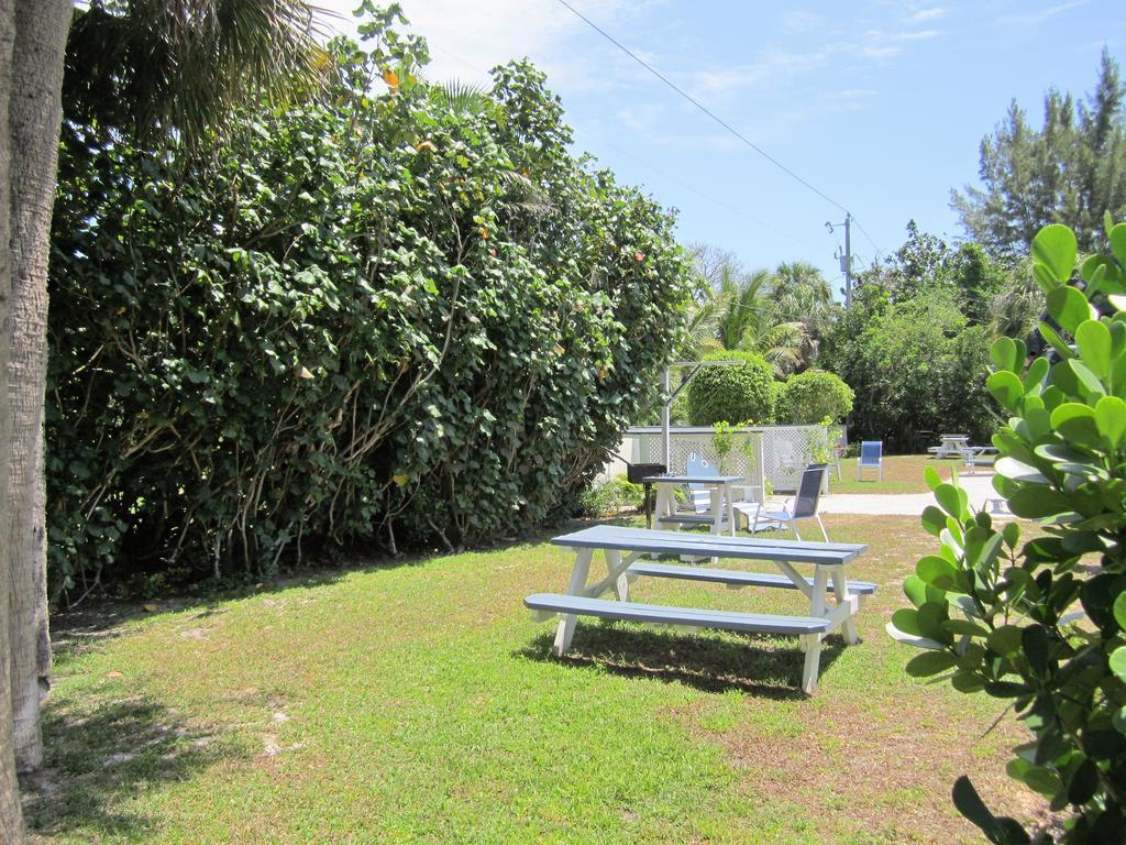 Motel Tropical Winds Beachfront And Sanibel