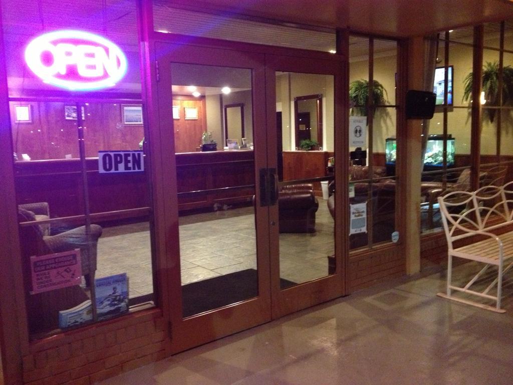 Hotel Monroe's On The & Banquet Hall Sanford