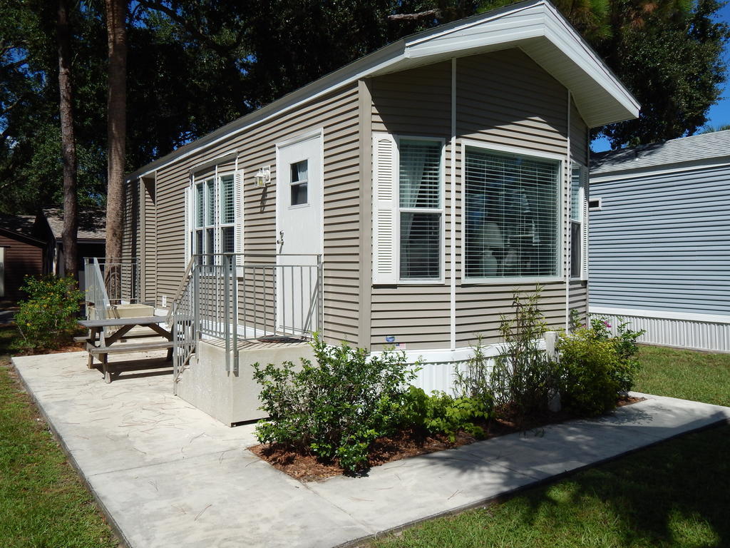 Lodge Road Runner Travel - Caravan Park Fort Pierce