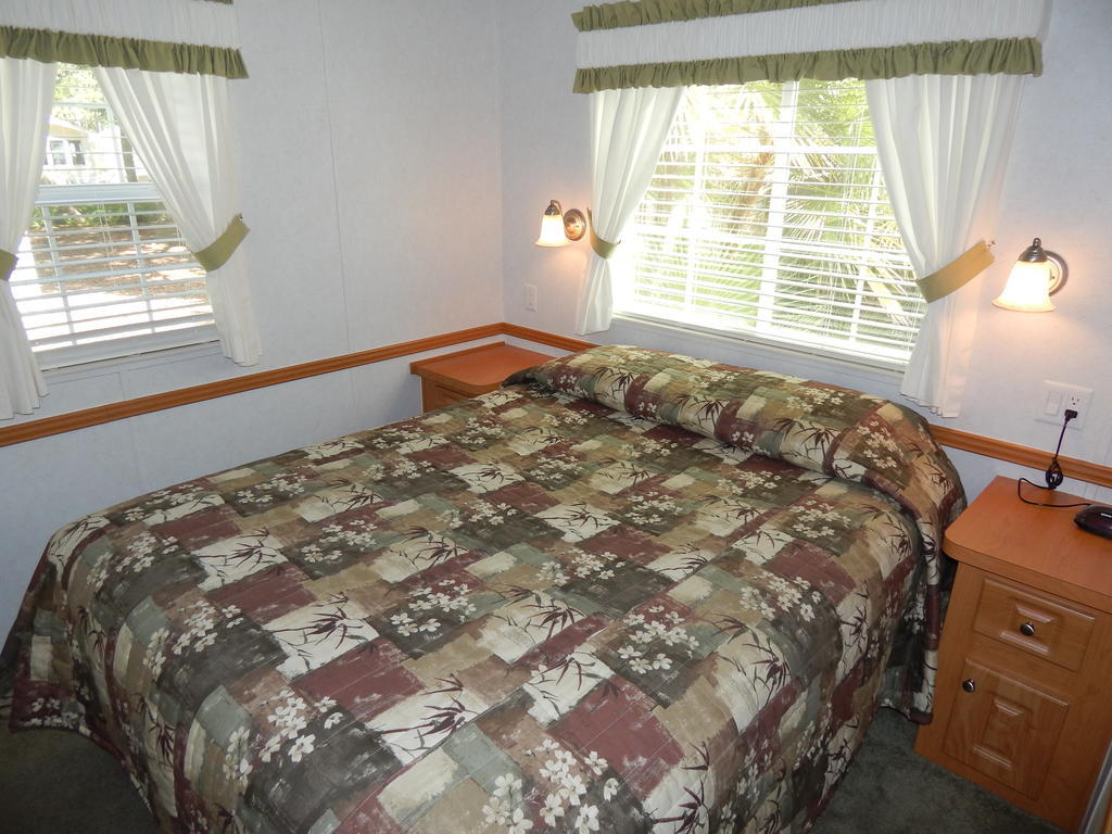 Lodge Road Runner Travel - Caravan Park Fort Pierce