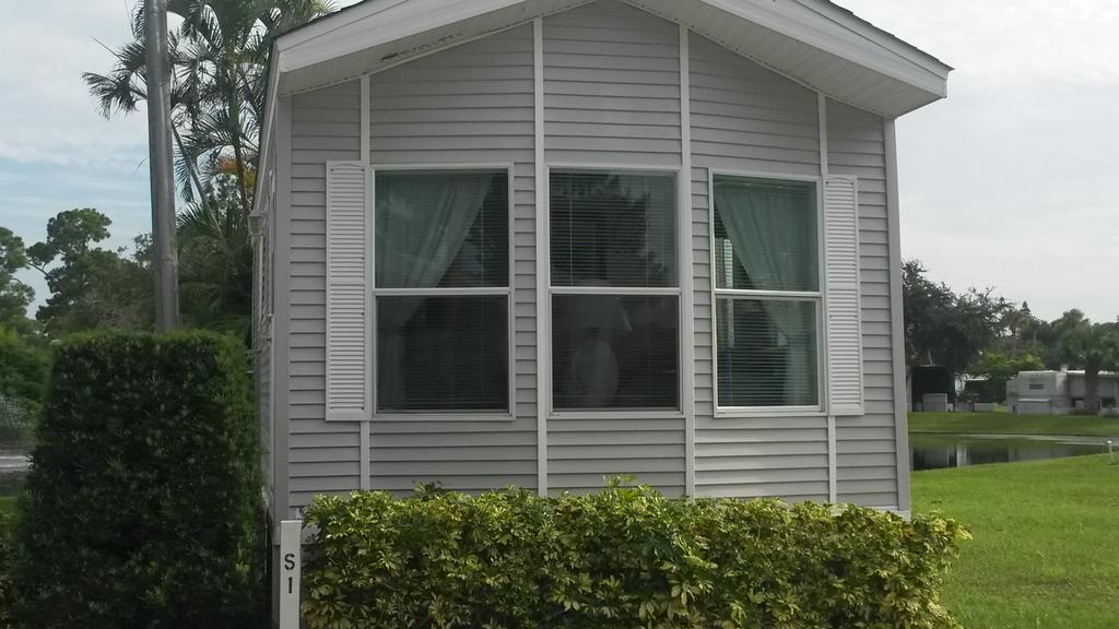 Lodge Road Runner Travel - Caravan Park *
