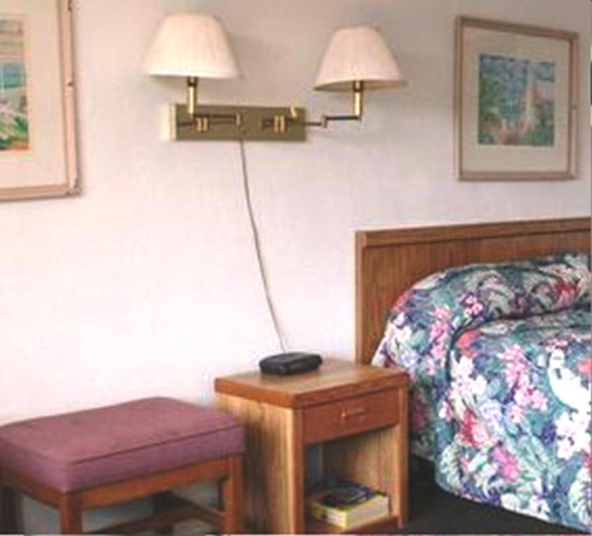 Fountain & Motel