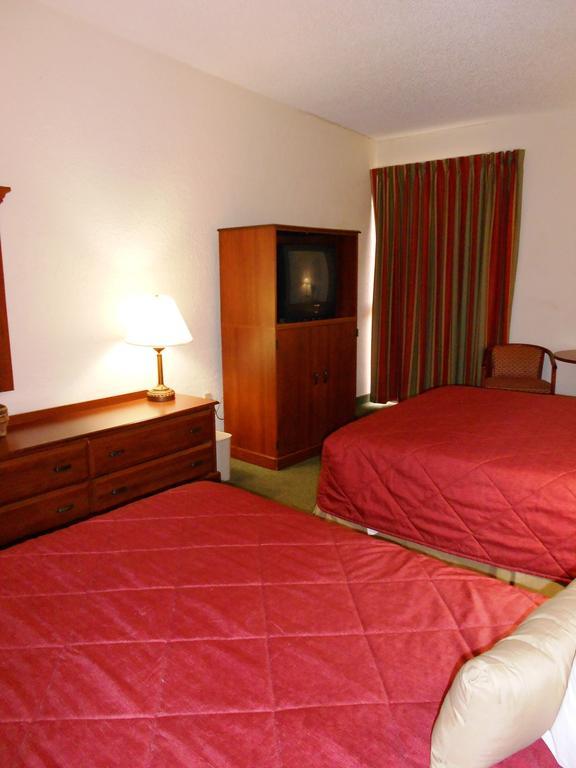 Ramada Maingate West Lake Buena Vista