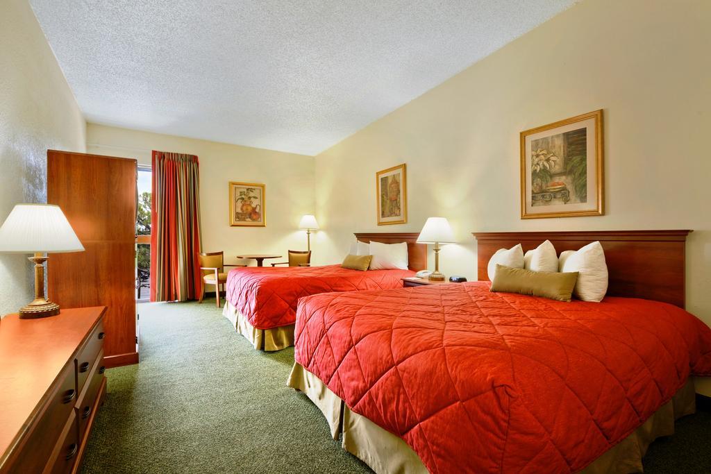 Hotel Ramada Maingate West Lake Buena Vista