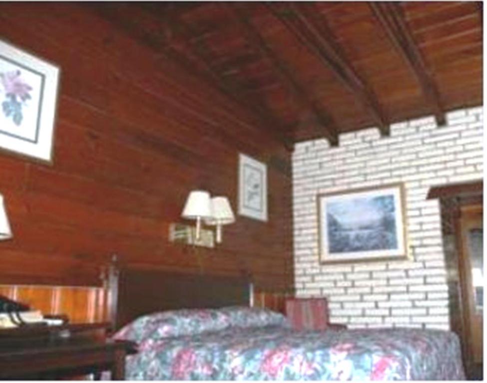 Adobe Hacienda Motel Hollywood