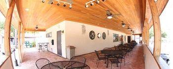 Lodge Road Runner Travel - Caravan Park