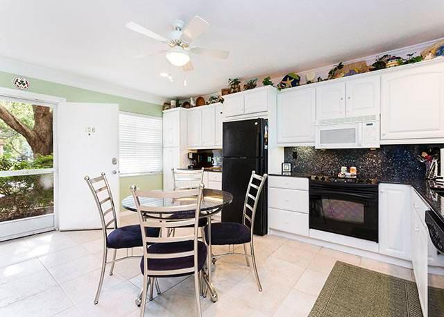 Apartment Bay Tree Club 106