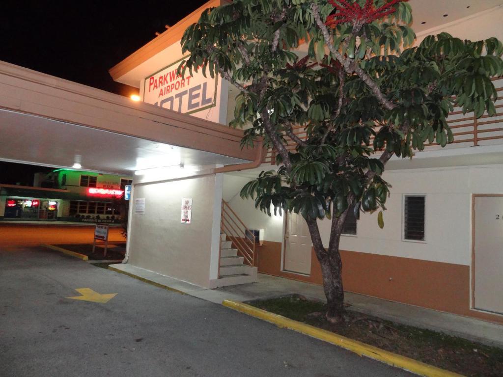 Parkway Hotel 3*
