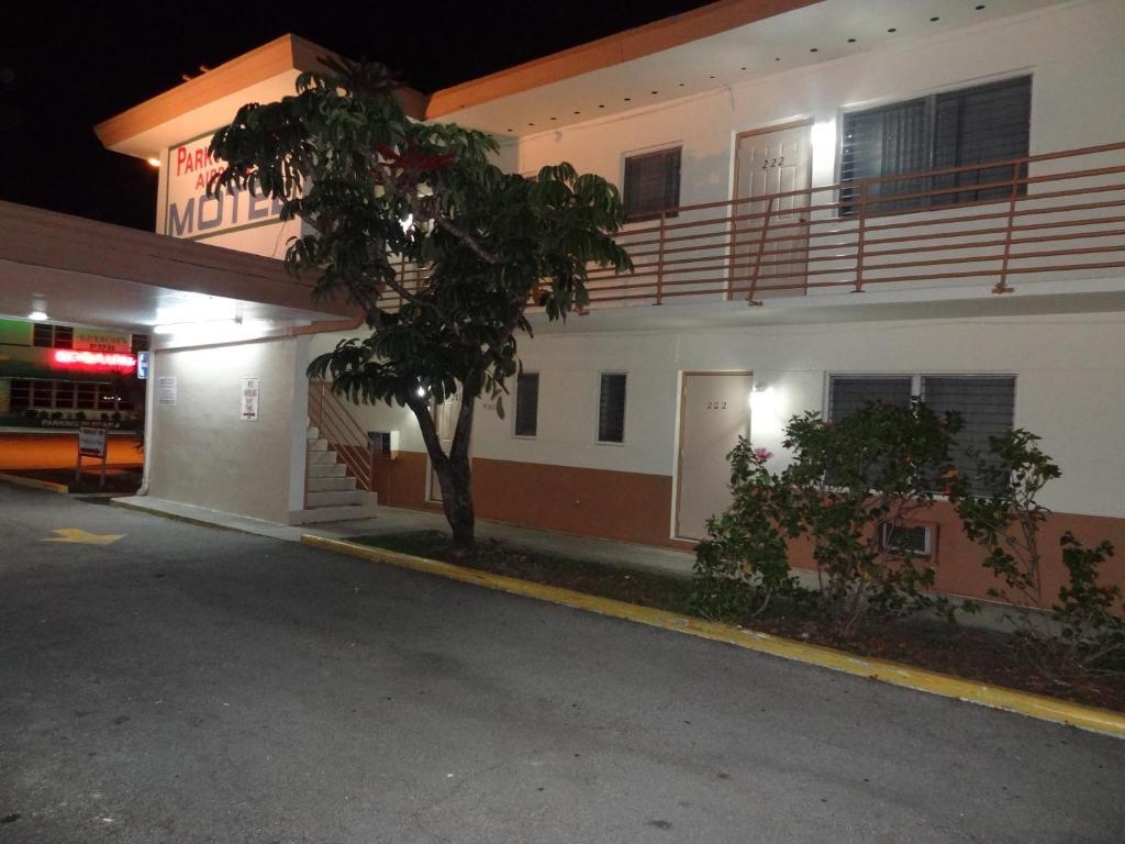 Parkway Hotel Miami Springs