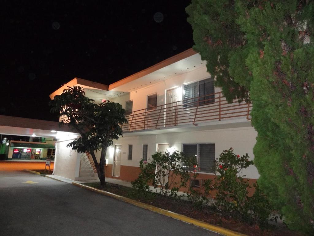 Parkway Hotel Miami Springs