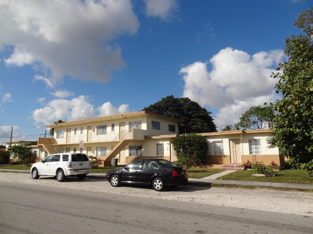 Parkway Miami Springs