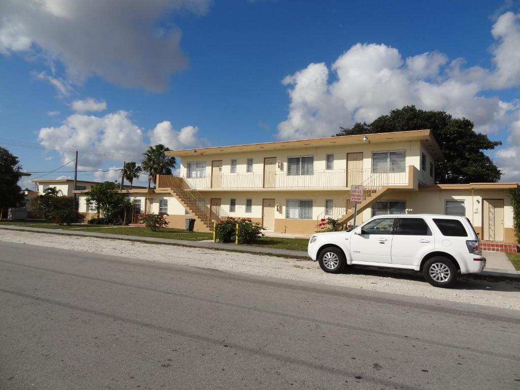 Parkway Hotel