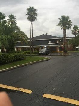 Lodge Jax Airport *