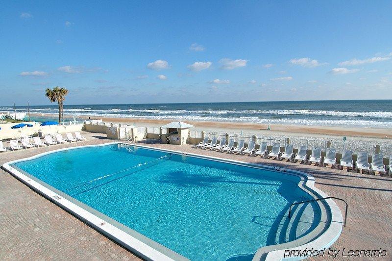 Inn Quality Daytona Oceanfront 2*