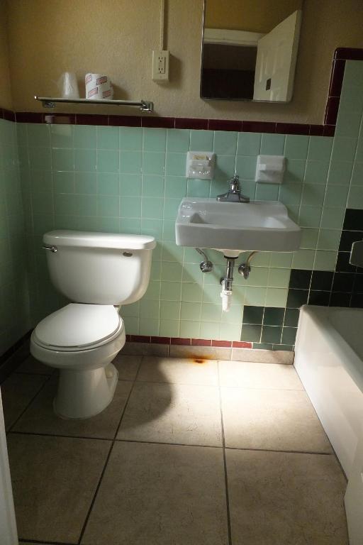 Budget Express Motel 2*