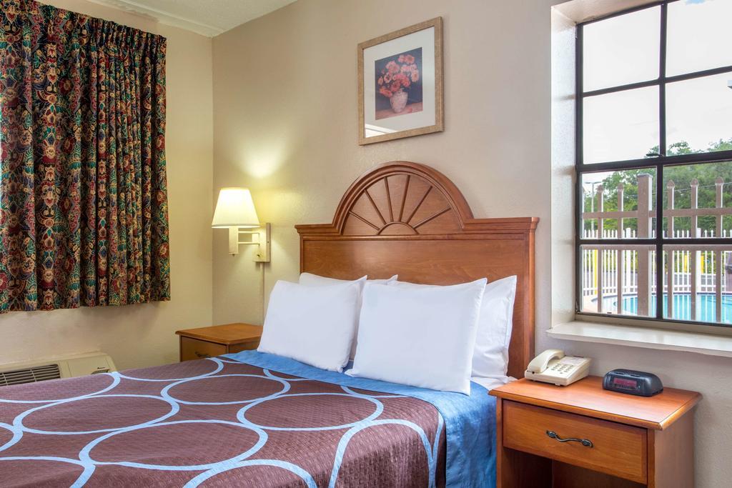 Hotel Americana & 2*