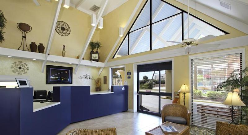 Hotel Days By Wyndham Cruiseport West At I-95/524 2*