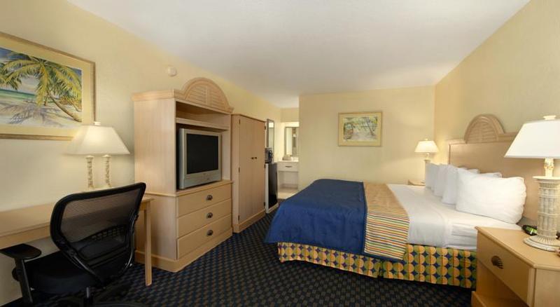 Days By Wyndham Cruiseport West At I-95/524