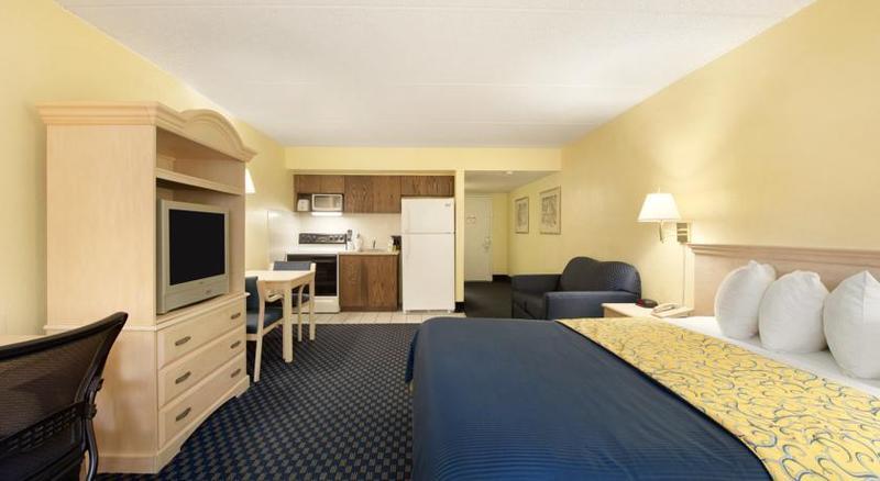 Days By Wyndham Cruiseport West At I-95/524