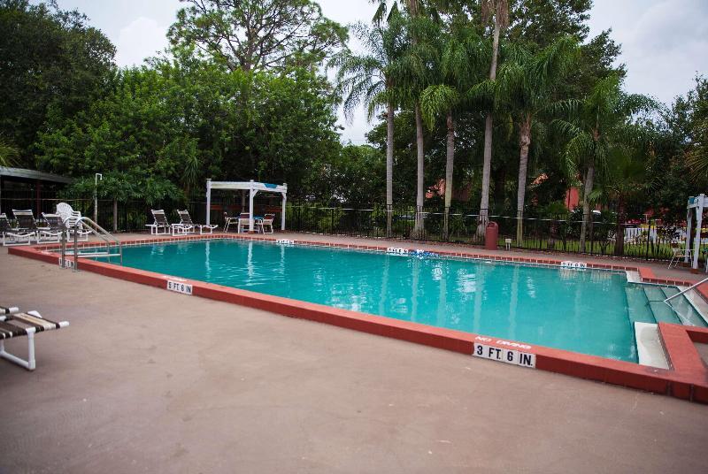 Hotel Days By Wyndham Cruiseport West At I-95/524 Cocoa