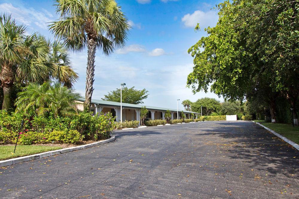 Tequesta Palms