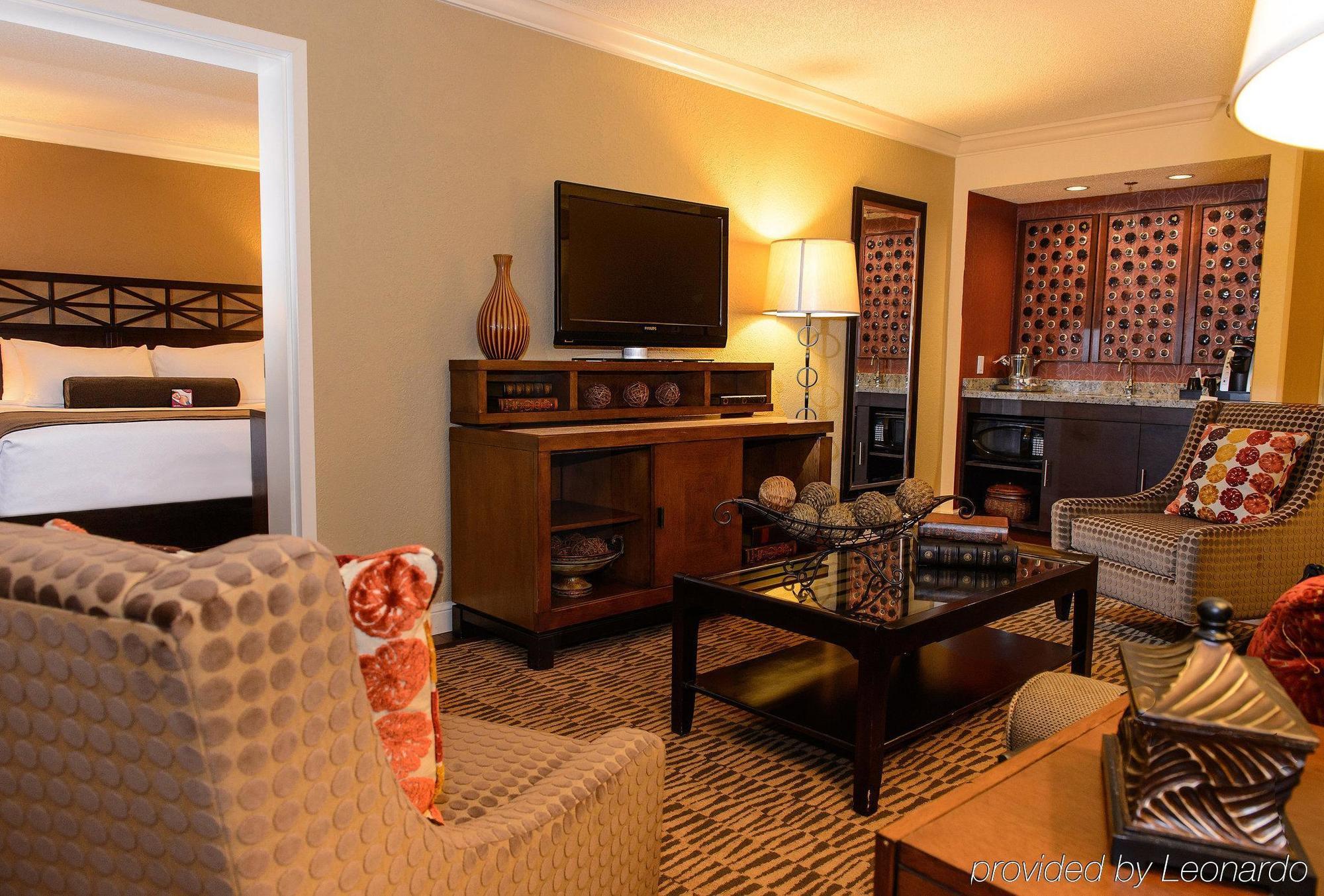 Hotel Express & Airport By Ihg