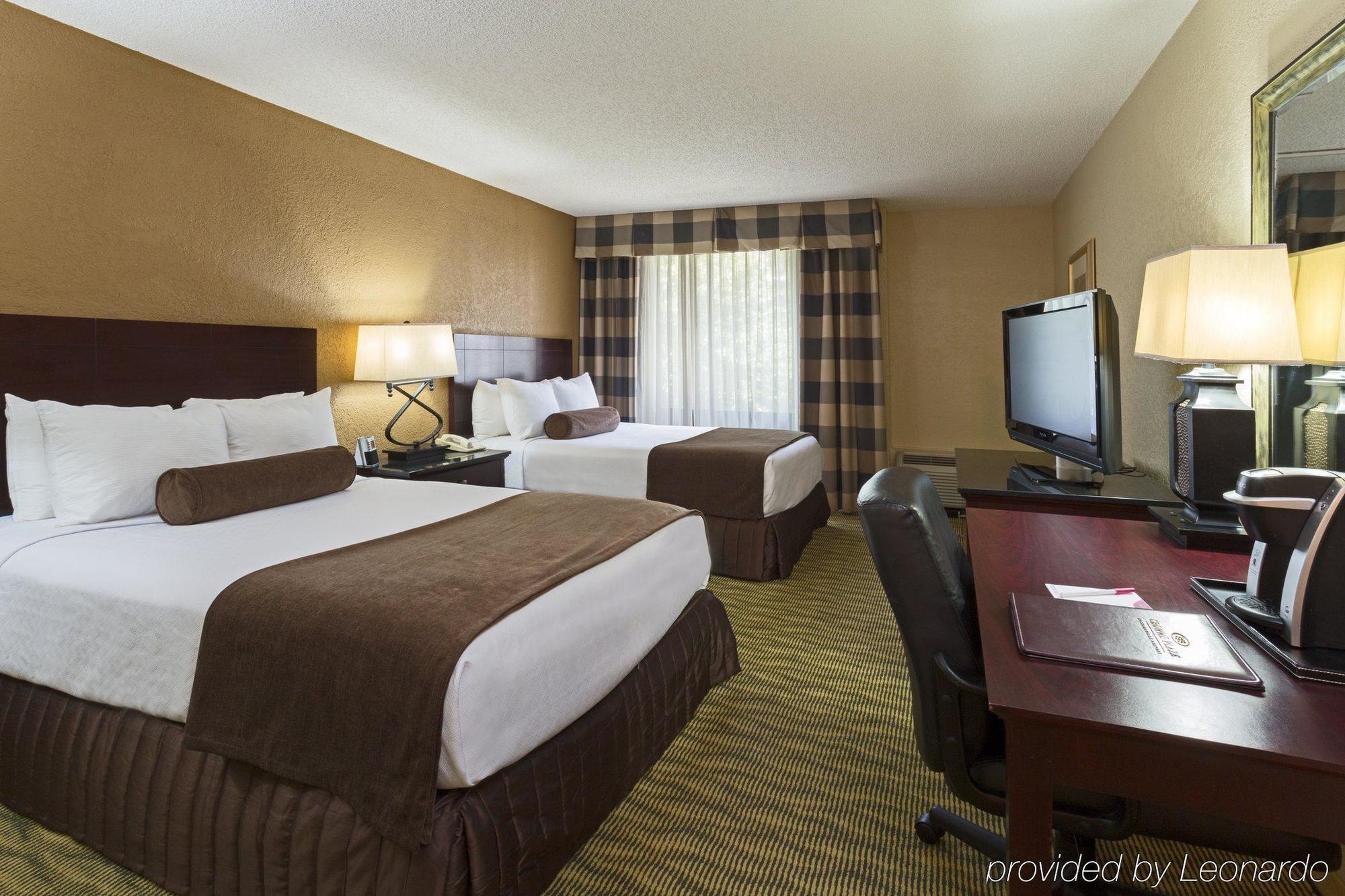 Hotel Express & Airport By Ihg 3*