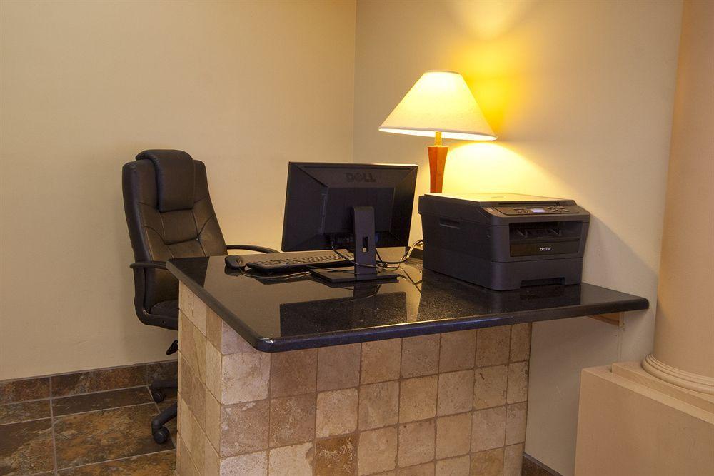 Hotel Roomba & At Old Town Kissimmee