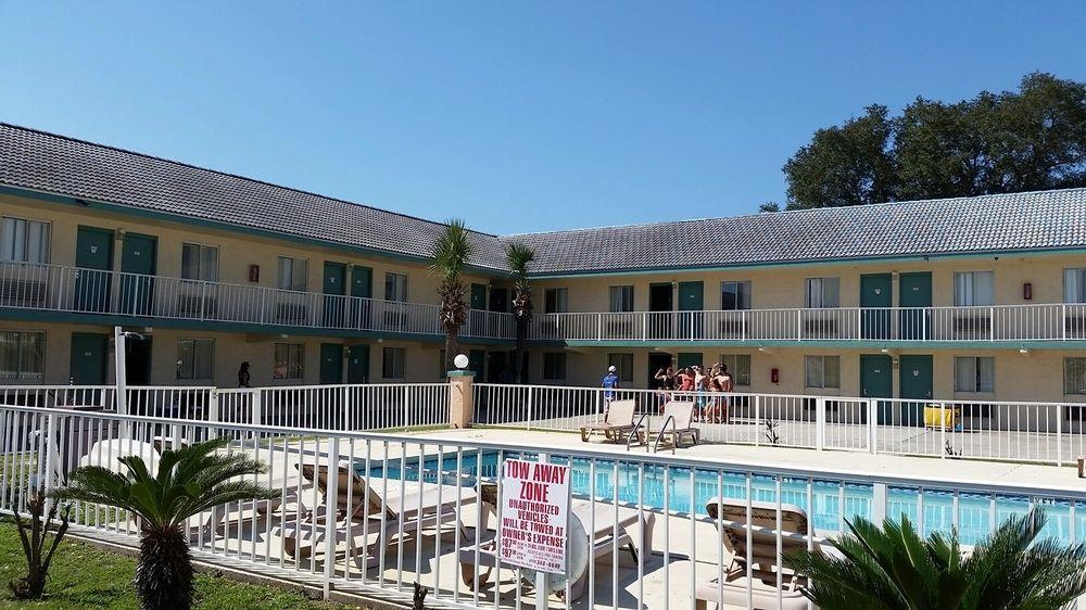 Hotel Coconut Grove Motor