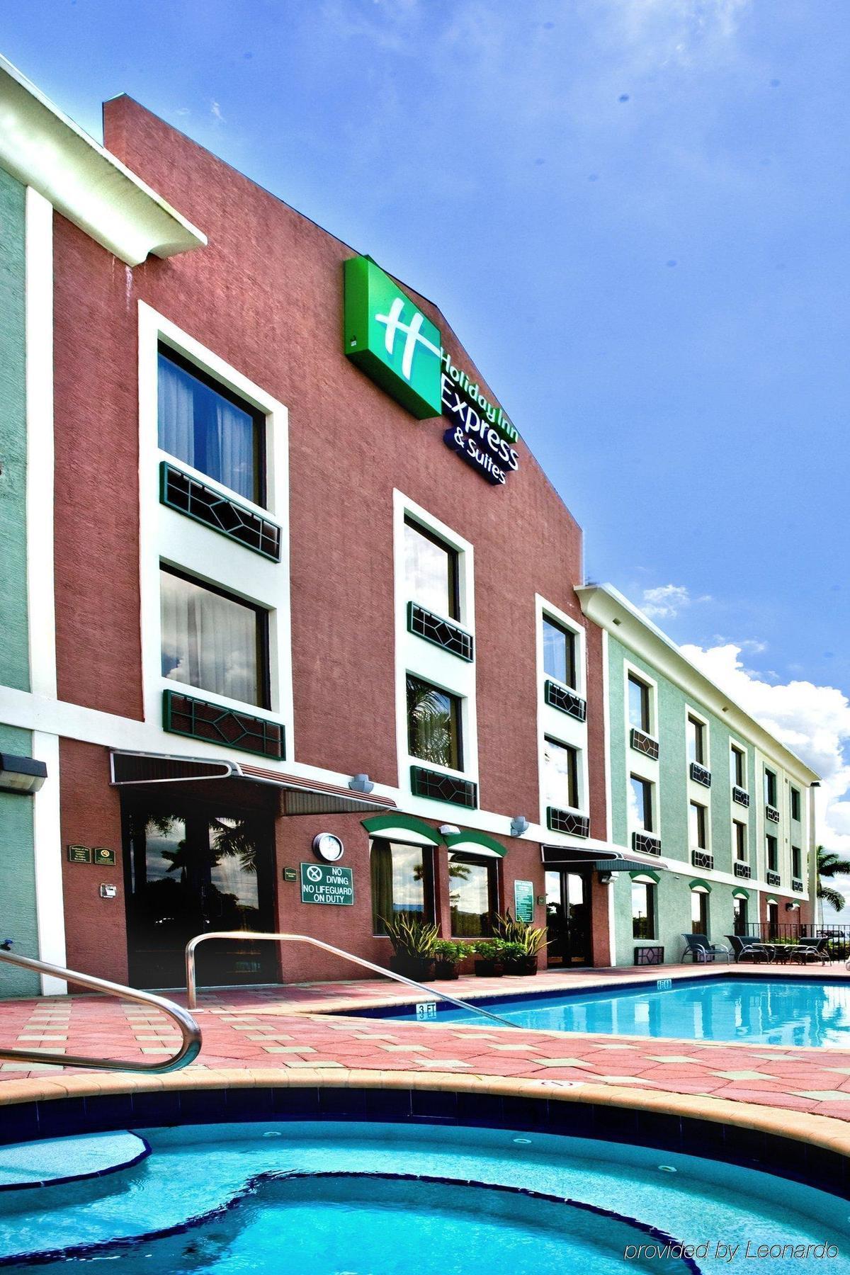 Express & By Ihg Clewiston