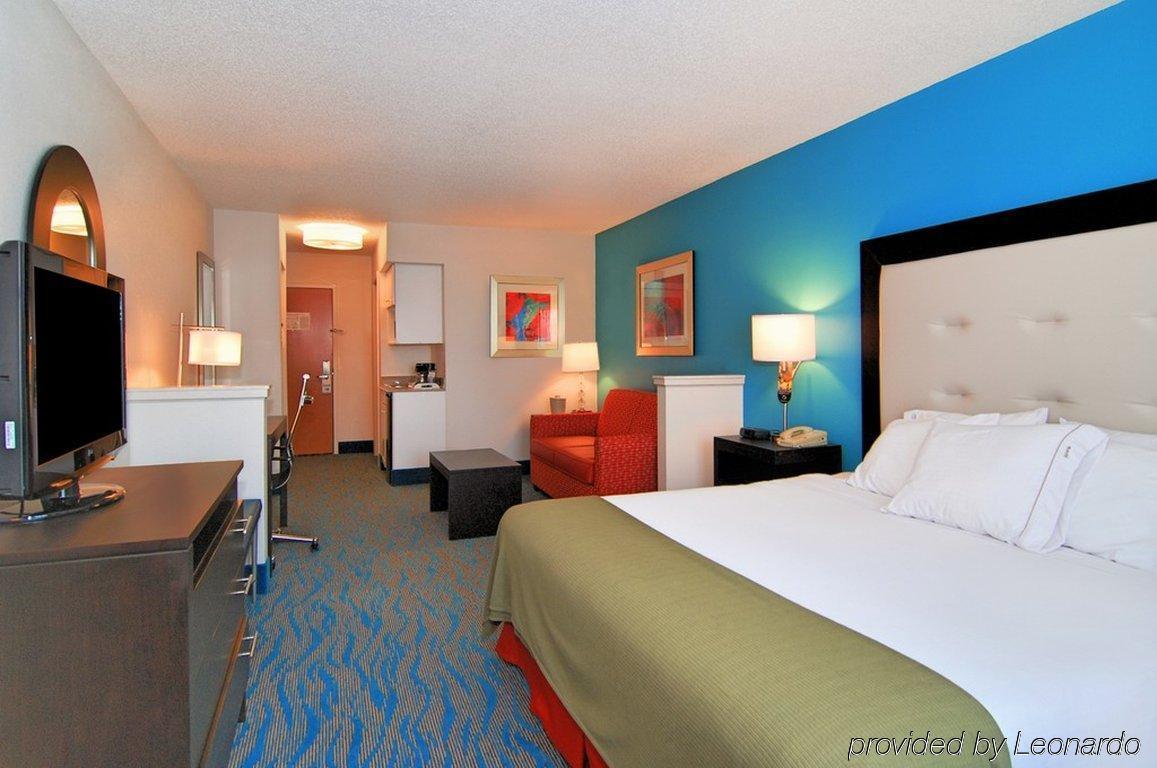 Hotel Express E - Commons Mall Area By Ihg