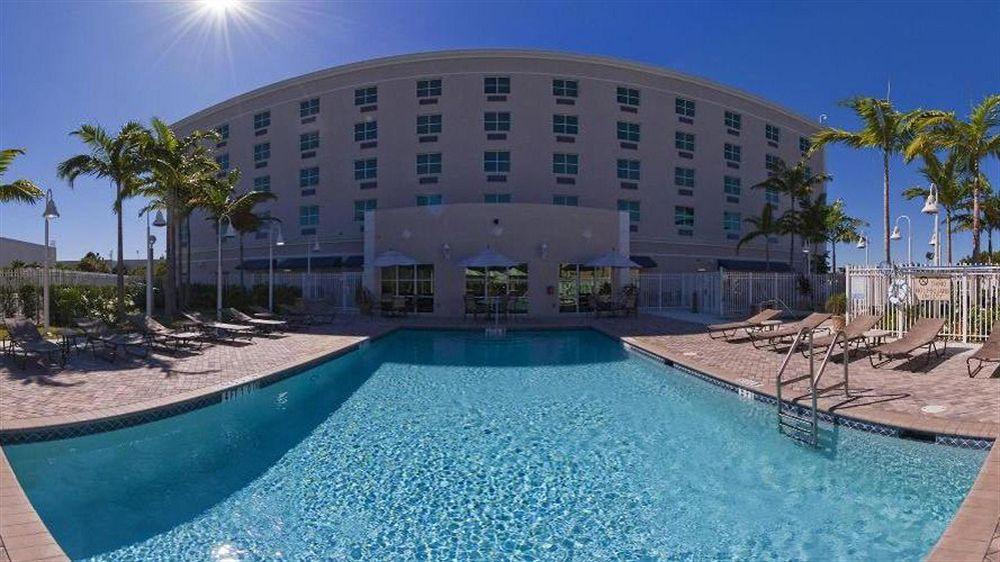 Hotel Express & Miami By Ihg 3*