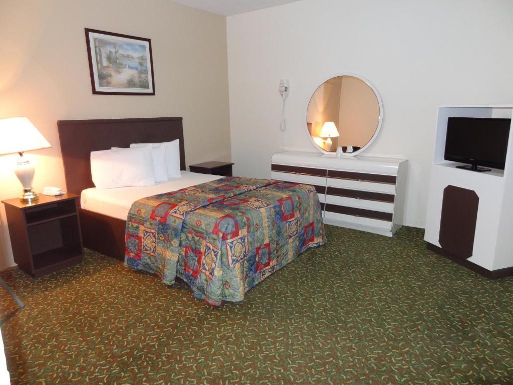Parkway Hotel 3*