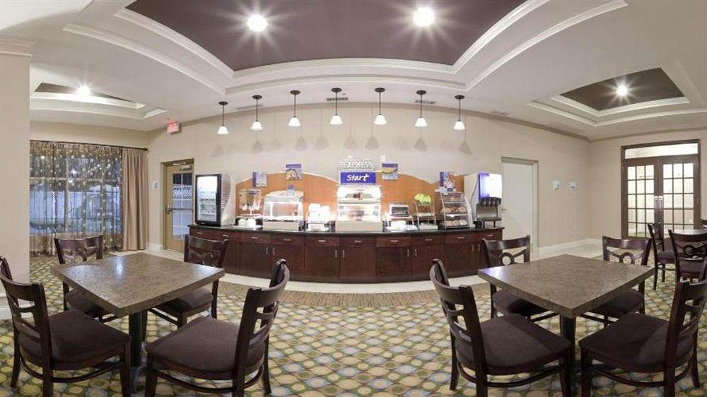 Express Northwest By Ihg Hotel 2*
