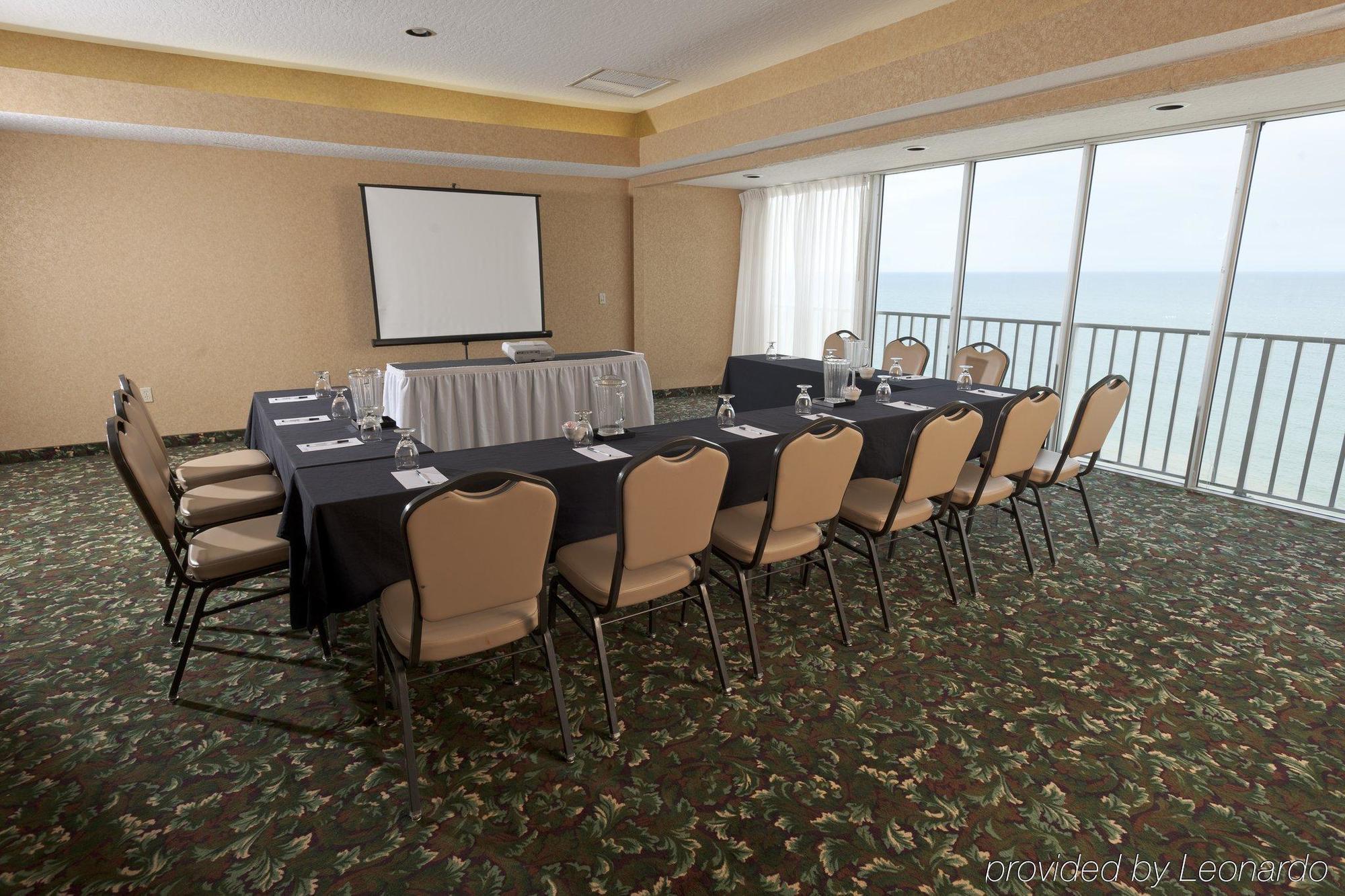 Radisson Oceanfront 3*
