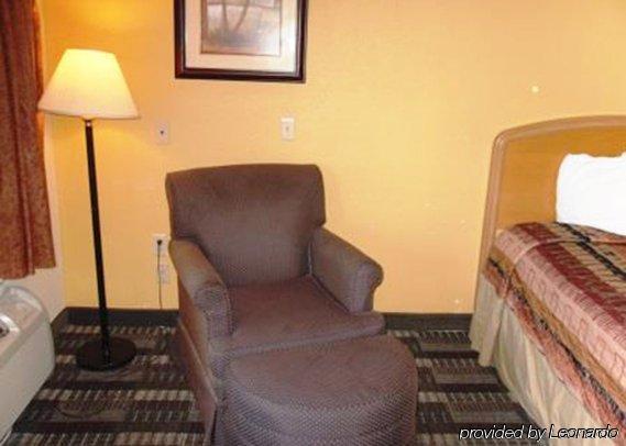 Jax Airport Lodge *