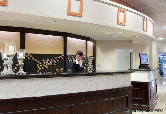 Airport Marriott Hotel 4*