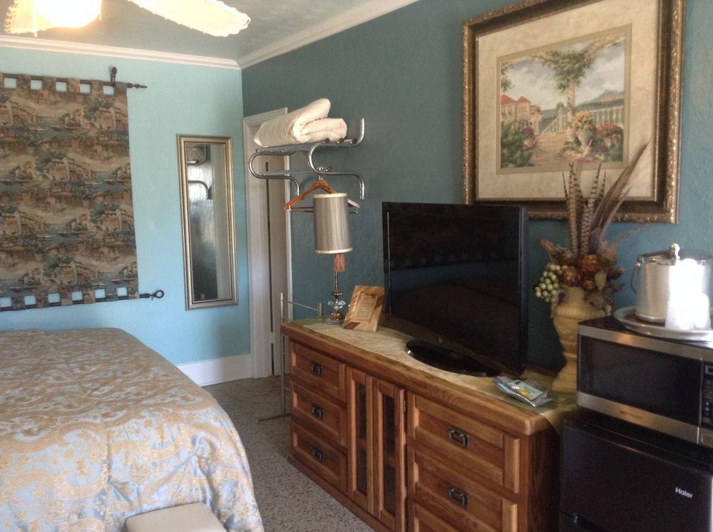 Shamrock Cove Inn Motel 4*