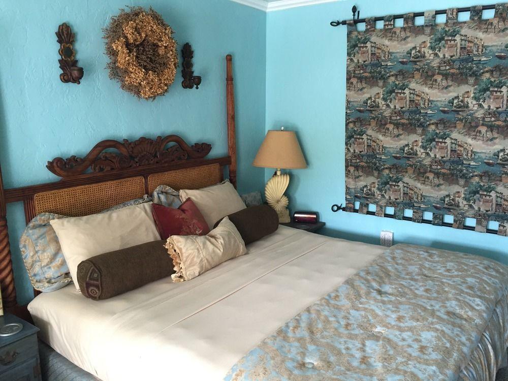 Shamrock Cove Inn Motel 4*