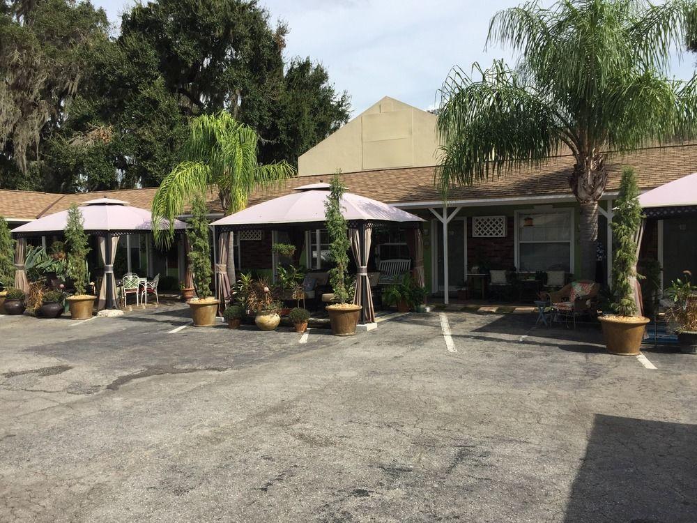 Shamrock Cove Inn Motel