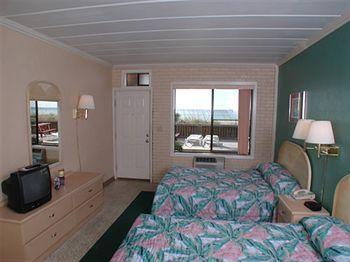 The Driftwood Hotel 2*