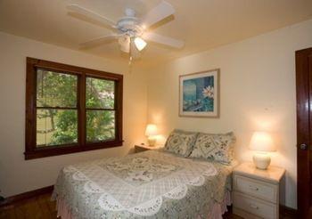 Rolling Waves Beach Cottages Hotel 3*