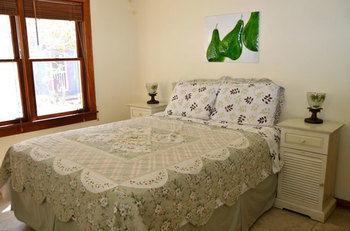 Rolling Waves Beach Cottages 3*