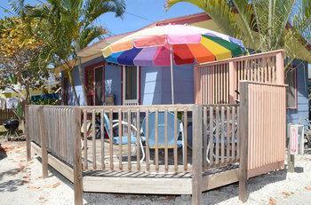 Rolling Waves Beach Cottages Hotel