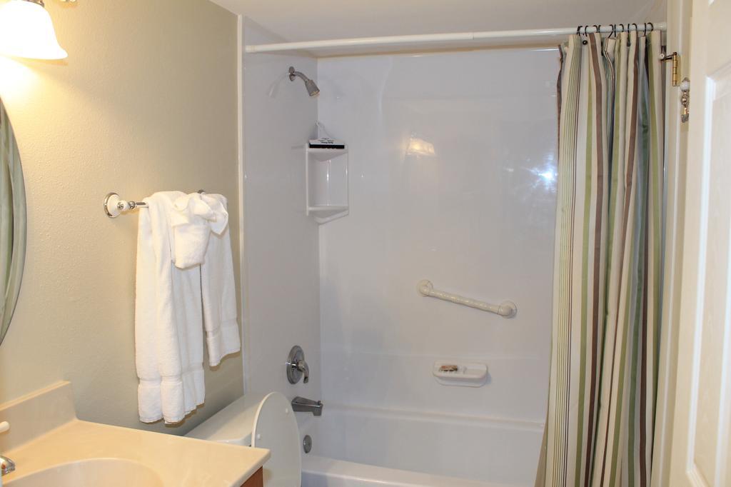 Pointe 502 Apartment *