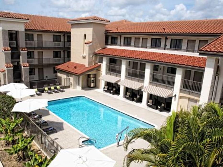 Quality & By The Parks Hotel