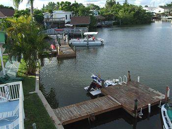 The Court And 2* Fort Myers Beach